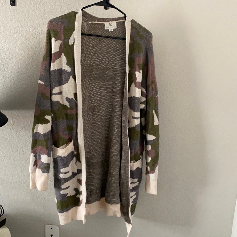 Camouflage cardigan